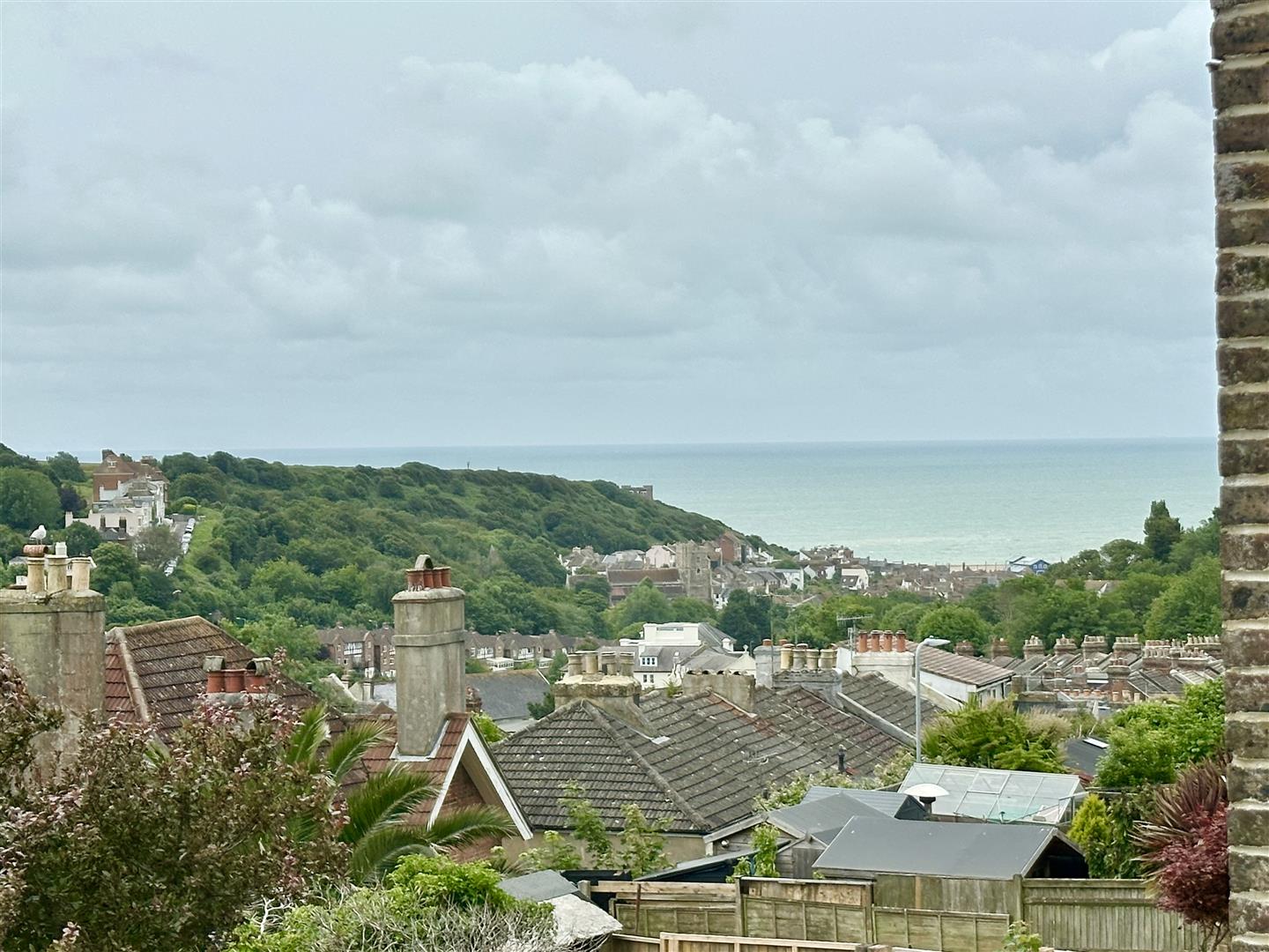 2 bed property in North Terrace, Hastings